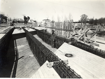 Detalle del puente en construccin