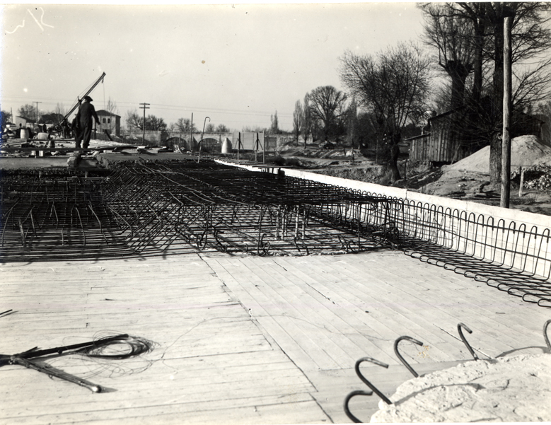 Detalle del puente en construccin