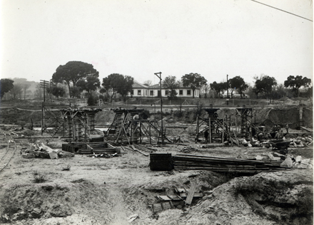 Vista del puente en construccin