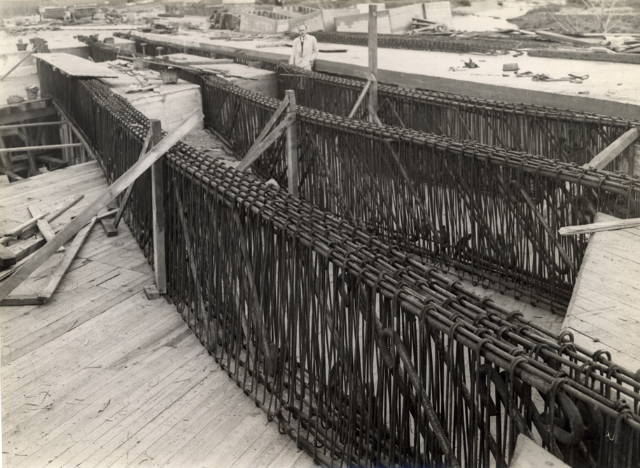 Detalle del puente en construccin