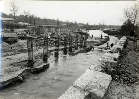 Vista del puente en construccin