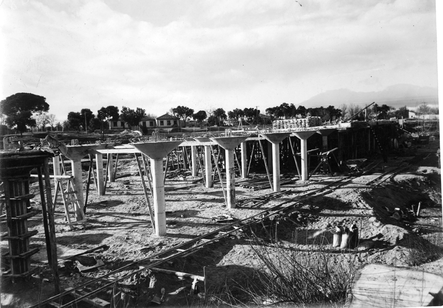 Vista del puente en construccin