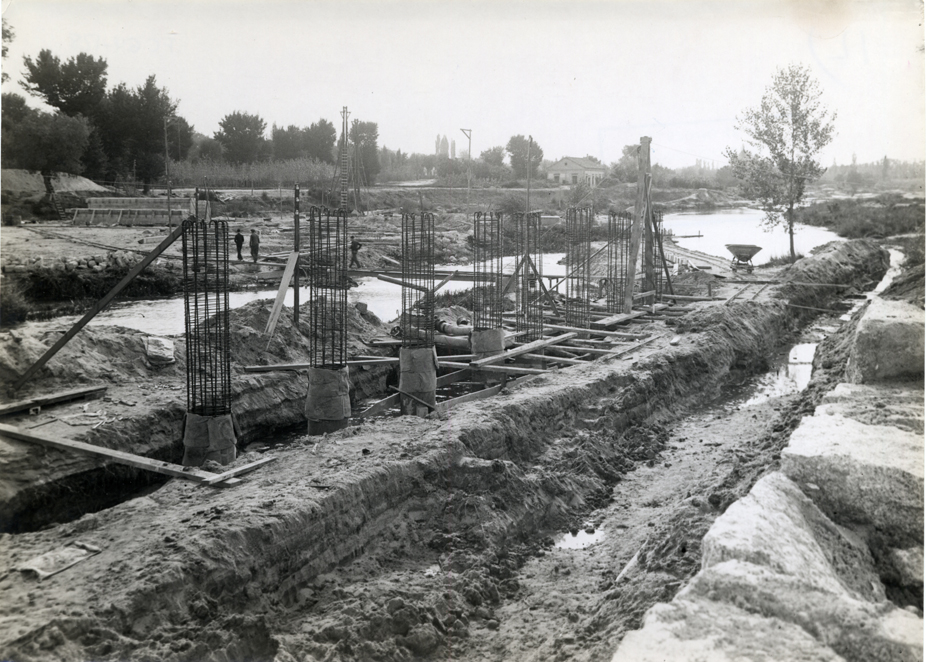 Vista del puente en construccin