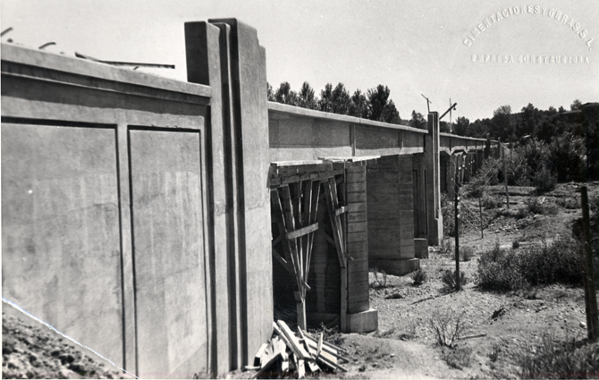 Vista del puente en construccin