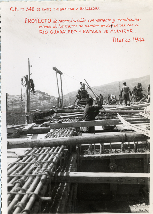 Detalle del puente en construccin