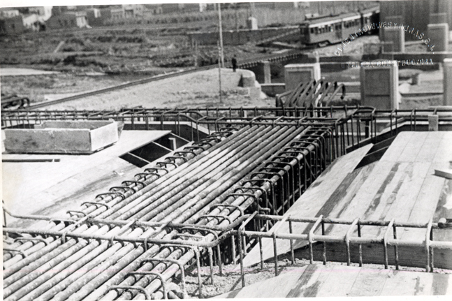 Detalle del puente en construccin