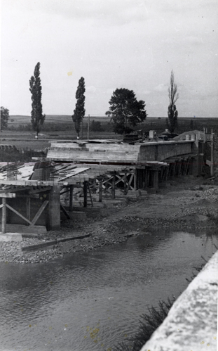 Vista del puente en construccin