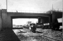 Vista del paso con locomotoras sobre las vas