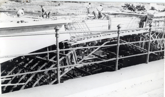 Detalle del puente en construccin