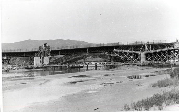 Vista del puente en construccin