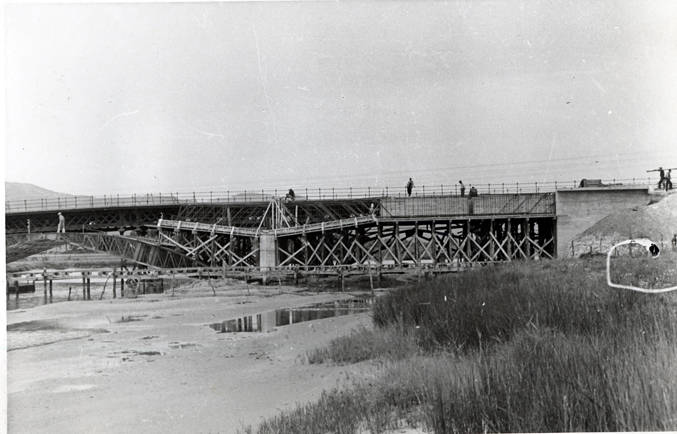 Vista del puente en construccin