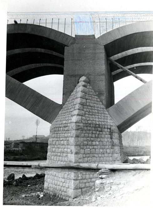 Detalle del puente en construccin