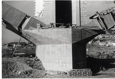 Detalle del puente en construccin