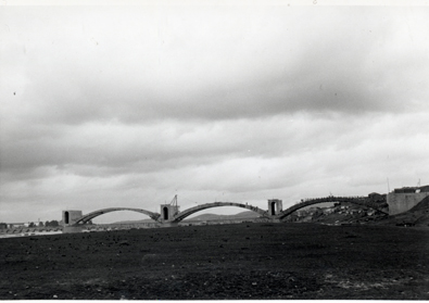 Vista del puente en construccin