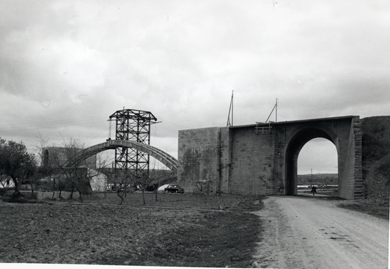 Detalle del puente en construccin