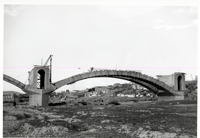 Detalle del puente en construccin