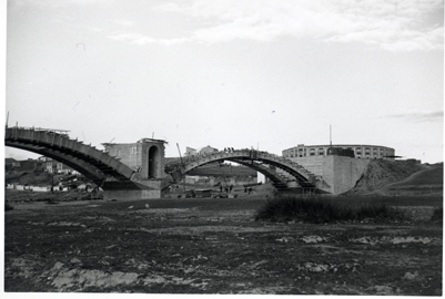 Detalle del puente en construccin