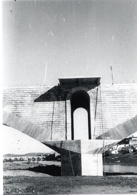 Detalle del puente en construccin