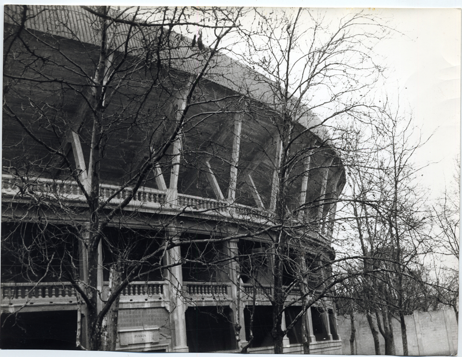 Vista del exterior de la plaza