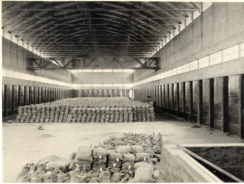 Vista del interior de la factora en construccin