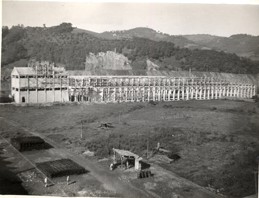 Vista exterior de la factora en construccin