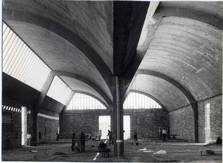 Vista del interior de la escuela en construccin