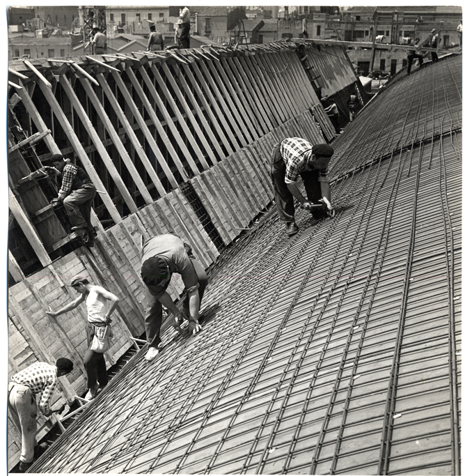 Detalle de construccin, obreros trabajando