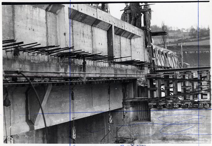 Detalle del puente en construccin