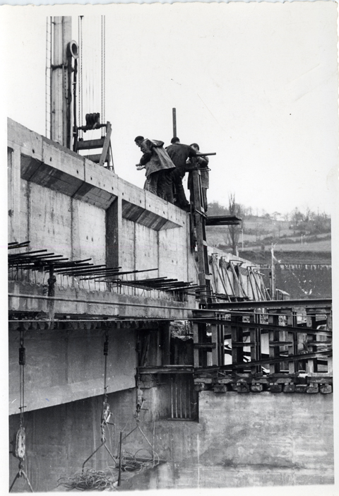 Detalle del puente en construccin