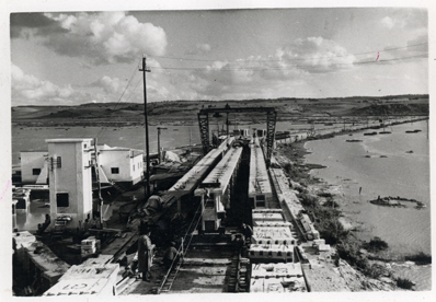 Vista del puente en construccin