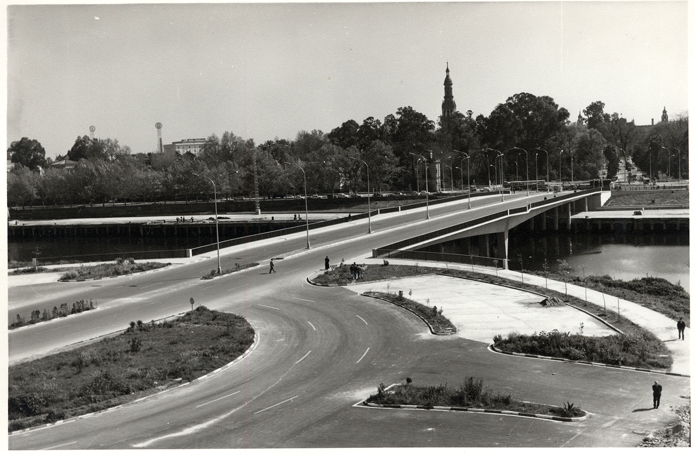 Vista del puente y carretera