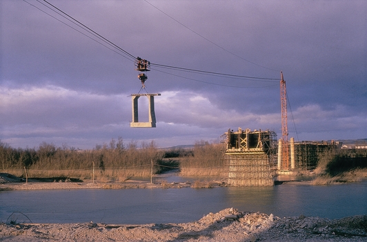 Detalle del puente en construccin