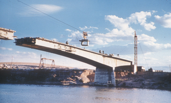 Detalle del puente en construccin