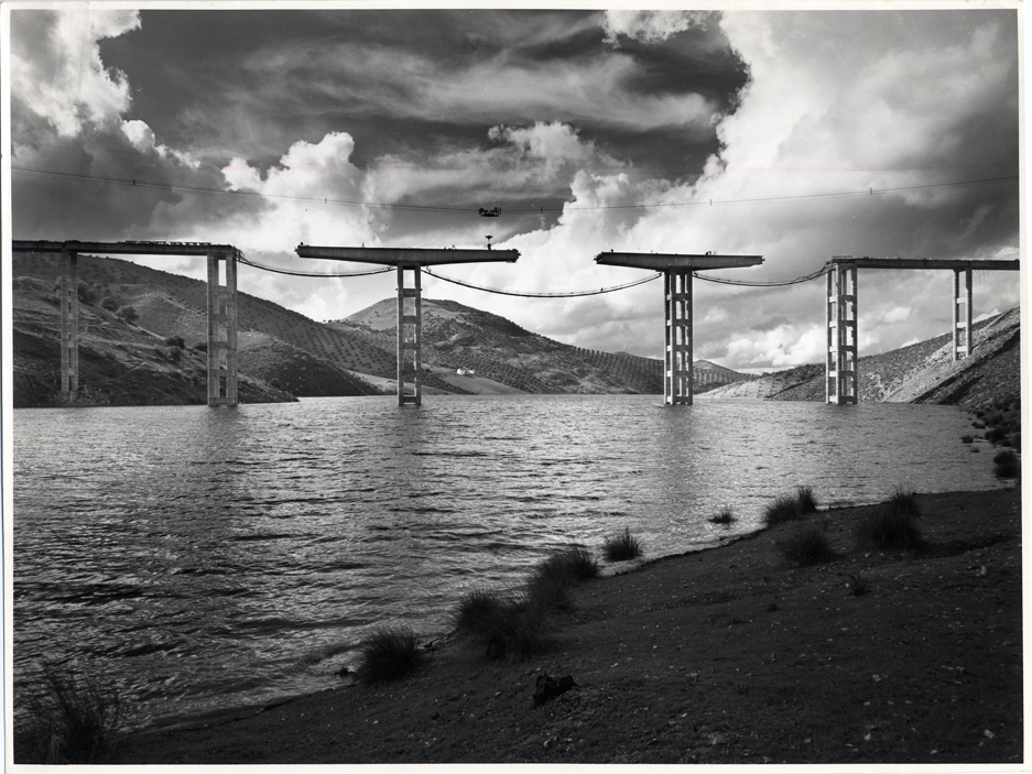 Vista del viaducto en construccin