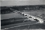 Vista area del puente en construccin