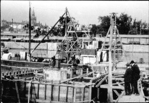 [Construccin de uno de los cajones de Cimentacin del Puente de San Telmo. 1]